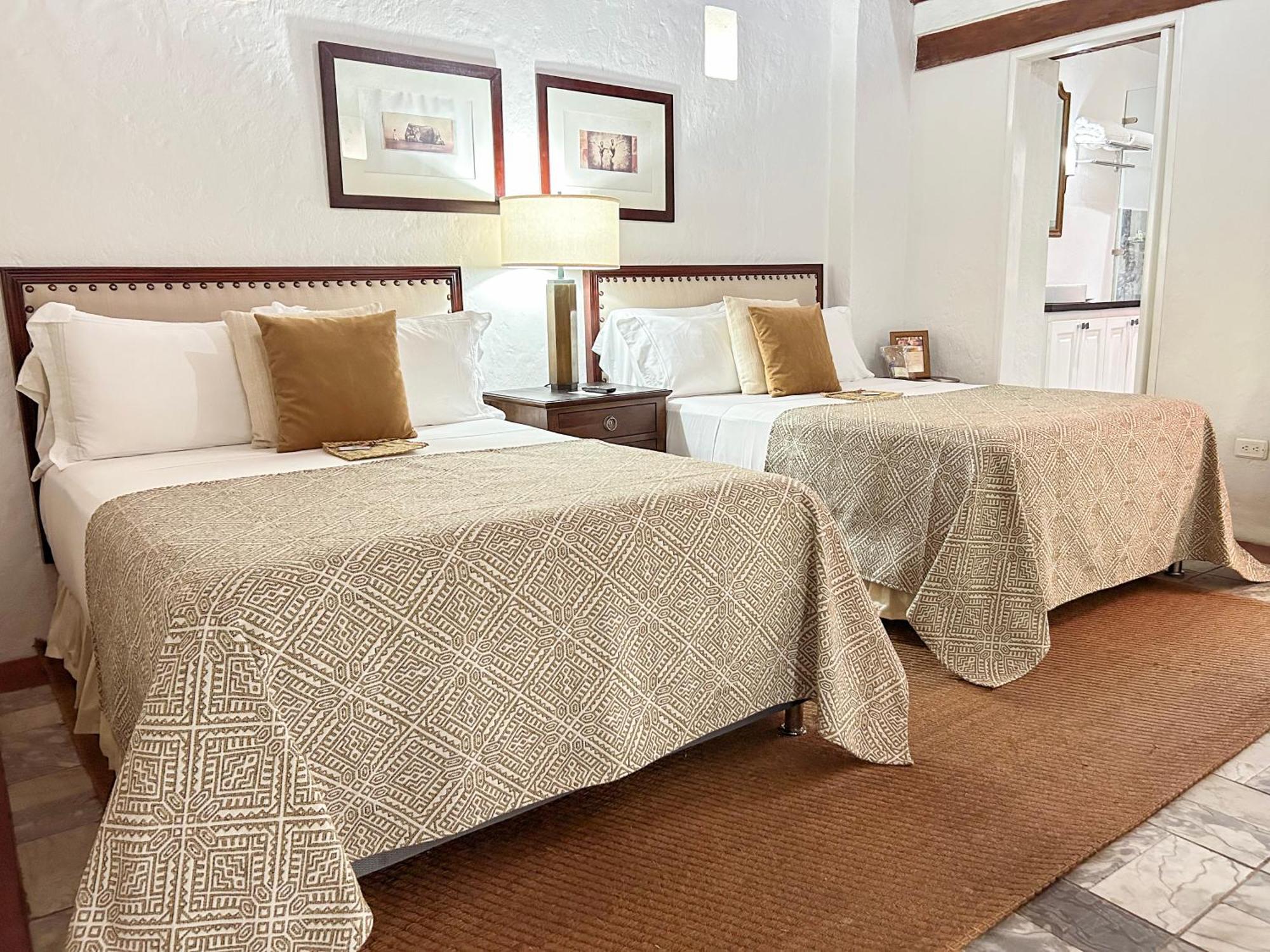 Hotel Boutique Casa Del Coliseo Cartagena Bagian luar foto